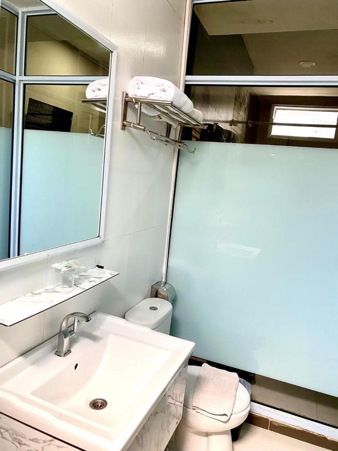 Os Hotel Tanjung Uncang Sagulung Exterior foto