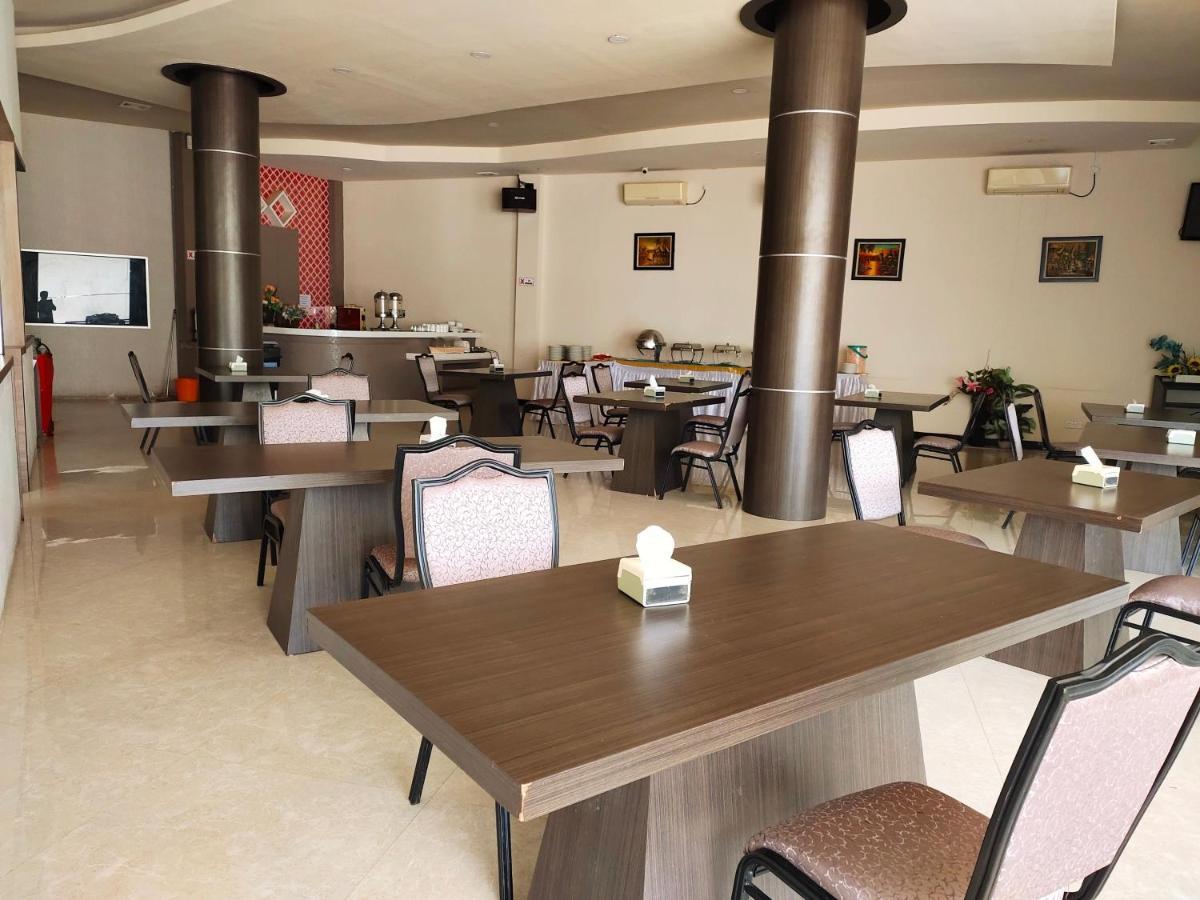 Os Hotel Tanjung Uncang Sagulung Exterior foto