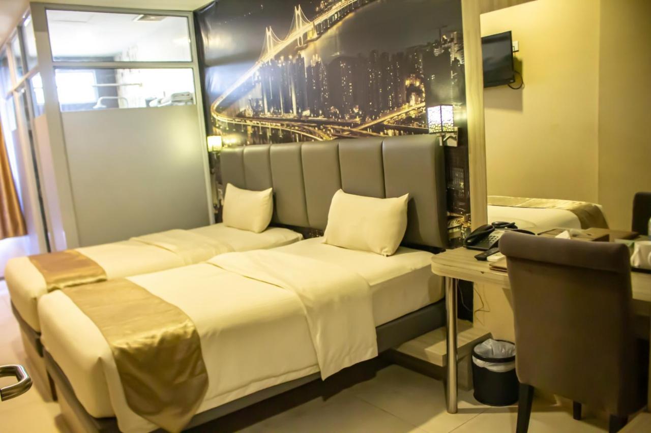 Os Hotel Tanjung Uncang Sagulung Exterior foto